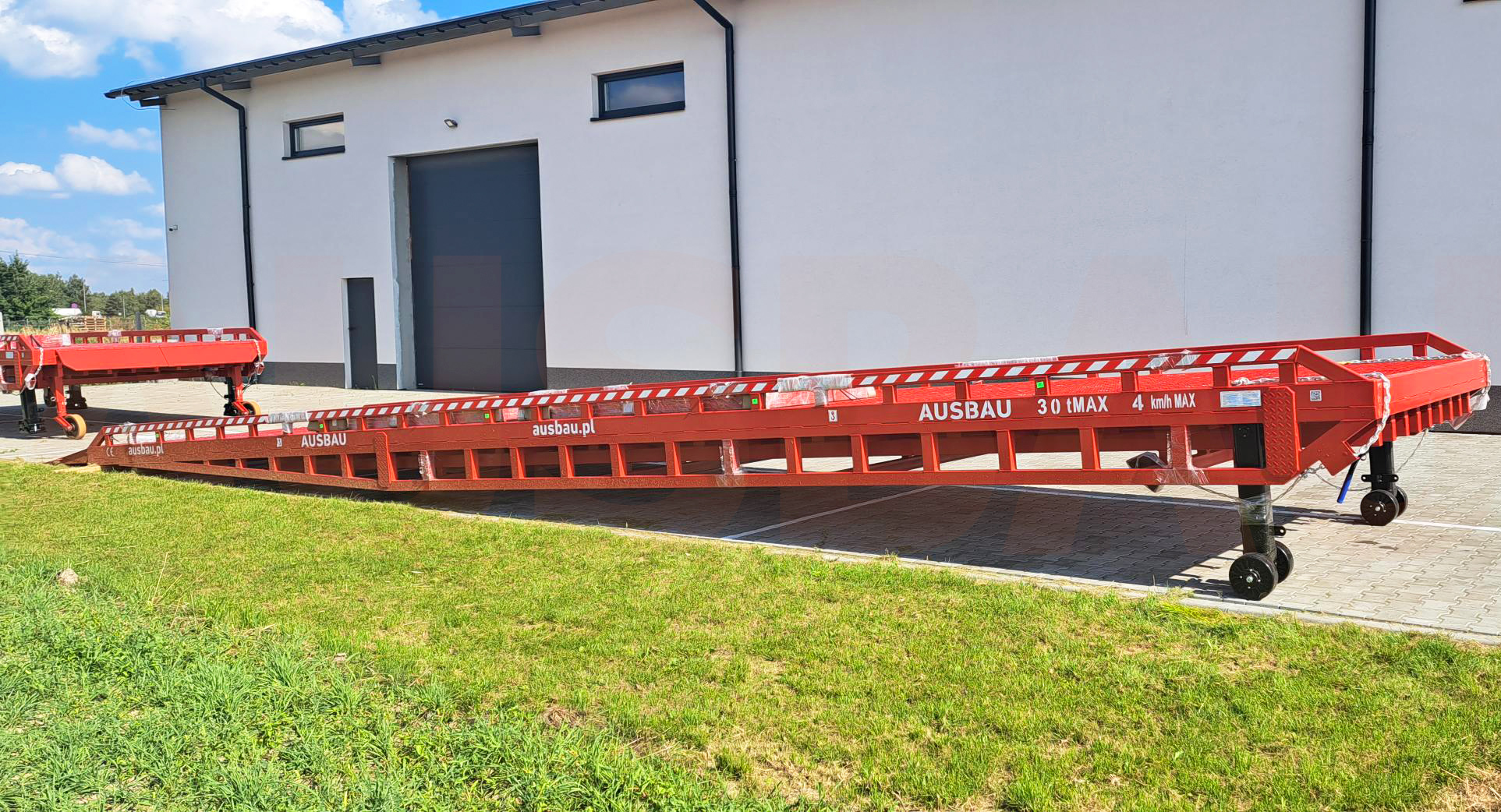 Mobilní nájezdová rampa s nastavitelnými opěrnými nohami AUSBAU