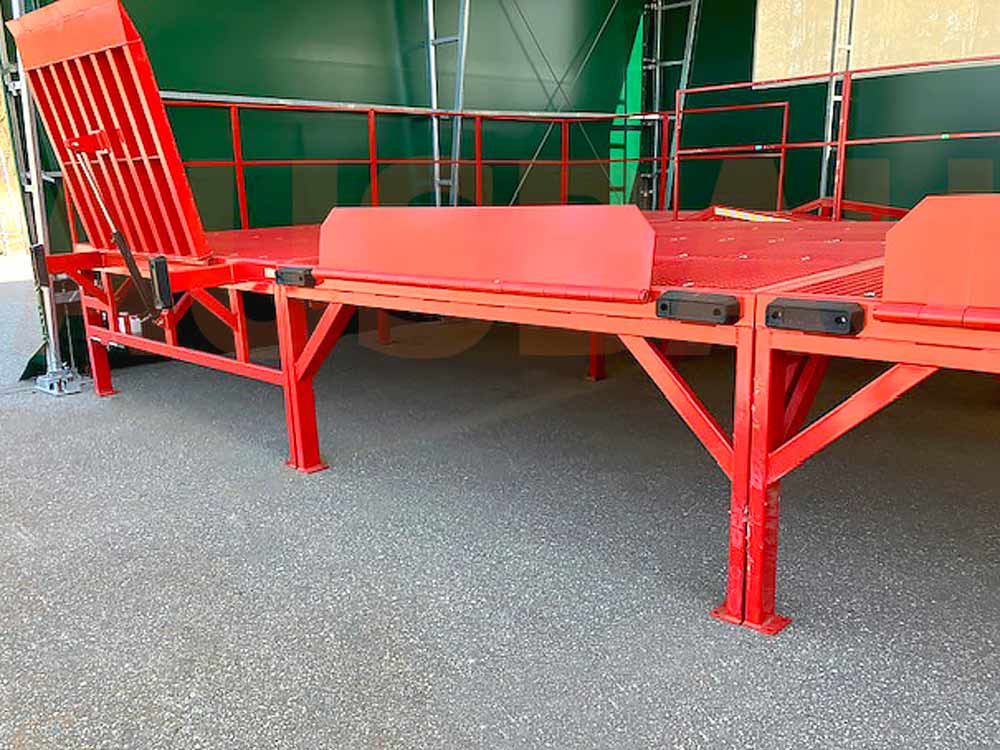 Stacionární a mobilní nakládací rampy AUSBAU pro vojenskou logistiku